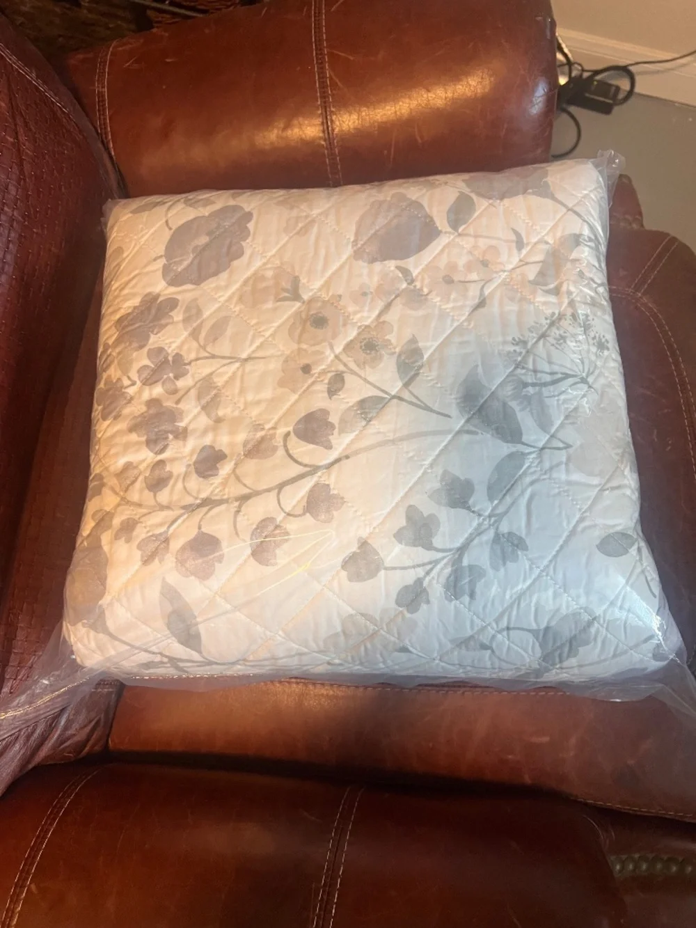 Joie Floral Cotton-Blend 88”X92” Full/Queen, Like New!